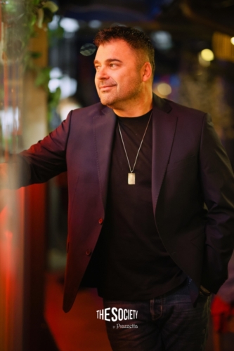 TheSocietybypiazzetta-Trupa-Feelings-09.52.45-4