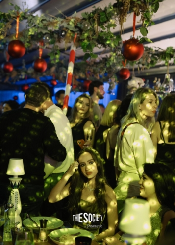 TheSocietybypiazzetta-Trupa-Feelings-09.53.32-1