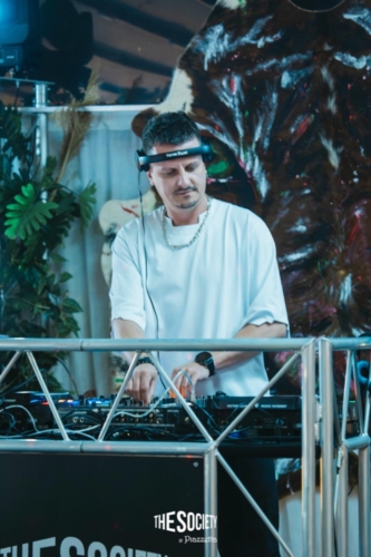 The-society-by-Piazzetta-Victor-Biliac-10