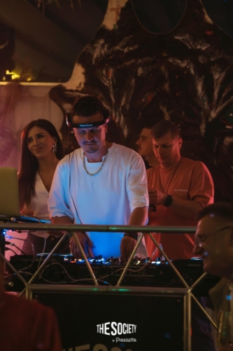 The-society-by-Piazzetta-Victor-Biliac-194