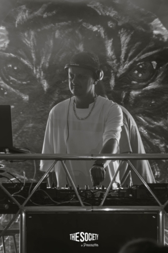 The-society-by-Piazzetta-Victor-Biliac-95