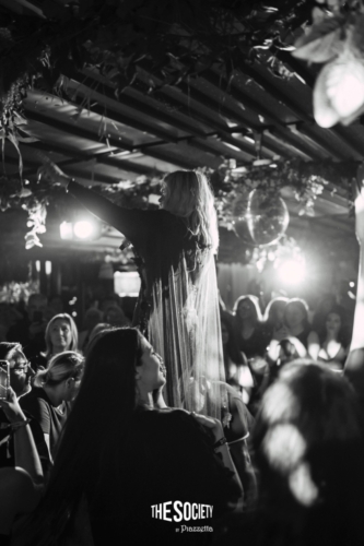 a17d576b-bf08-46c6-bca0-a87885535e8e