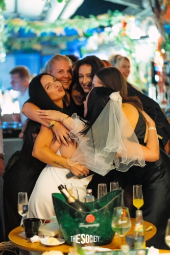 b7105e97-5c27-41a1-860b-d42771e75154